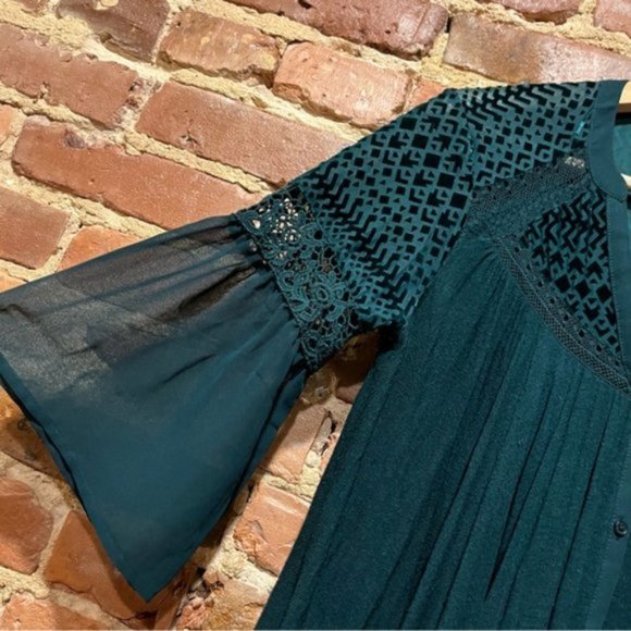 Meadow Rue Anthropologie Surya Emerald Velvet Lace Top Button Front XS - Picture 3 of 7
